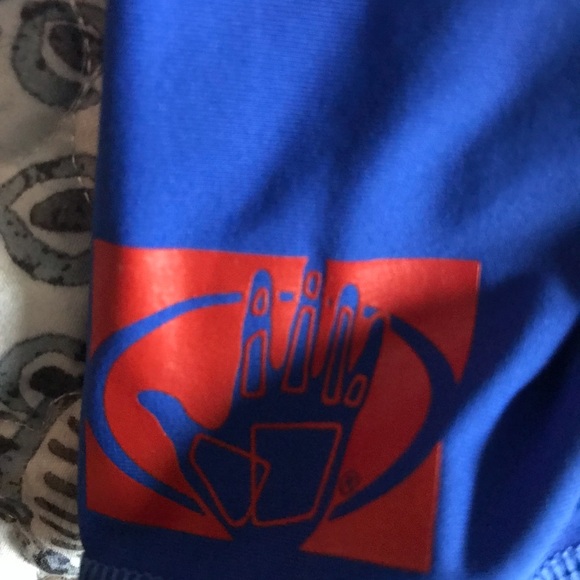 Body Glove Rashguard - Picture 3 of 5